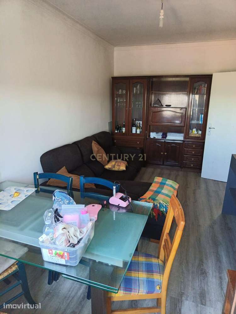 T3 com Sótão Amplo e Potencial para Duplex — Torre da Marinha - Grande imagem: 2/21