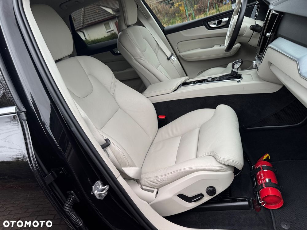 Volvo XC 60 D4 Geartronic Momentum Pro - 25