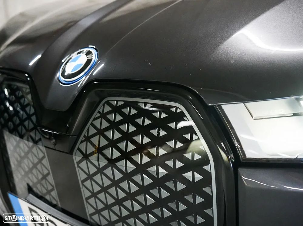BMW iX xDrive 40 Pack Desportivo - 19