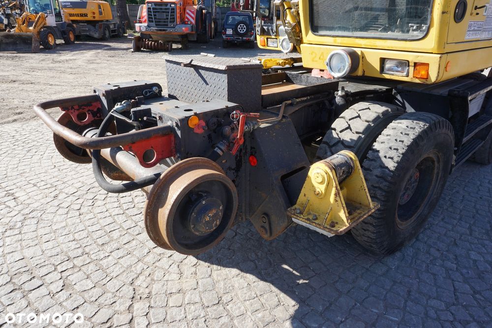 Liebherr A900C ZW Koparka dwudrożna Kolejowa - 13