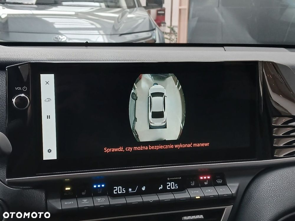 Toyota Camry - 16