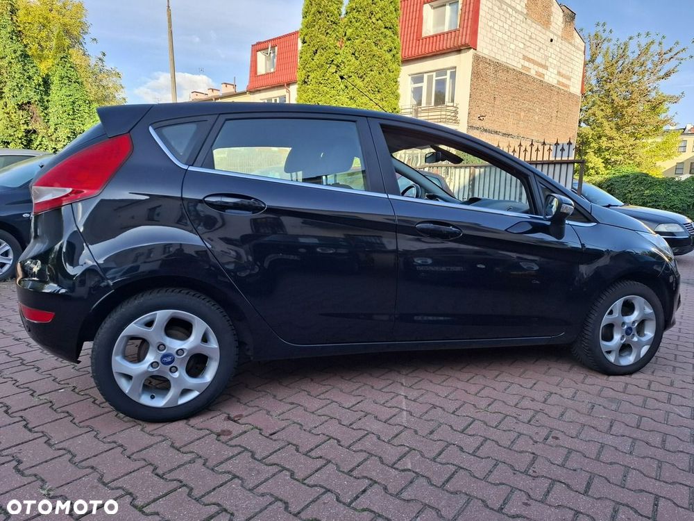 Ford Fiesta 2010 photo 4