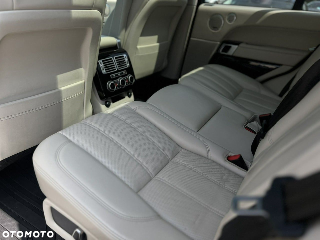 Land Rover Range Rover 4.4SD V8 Vogue - 33