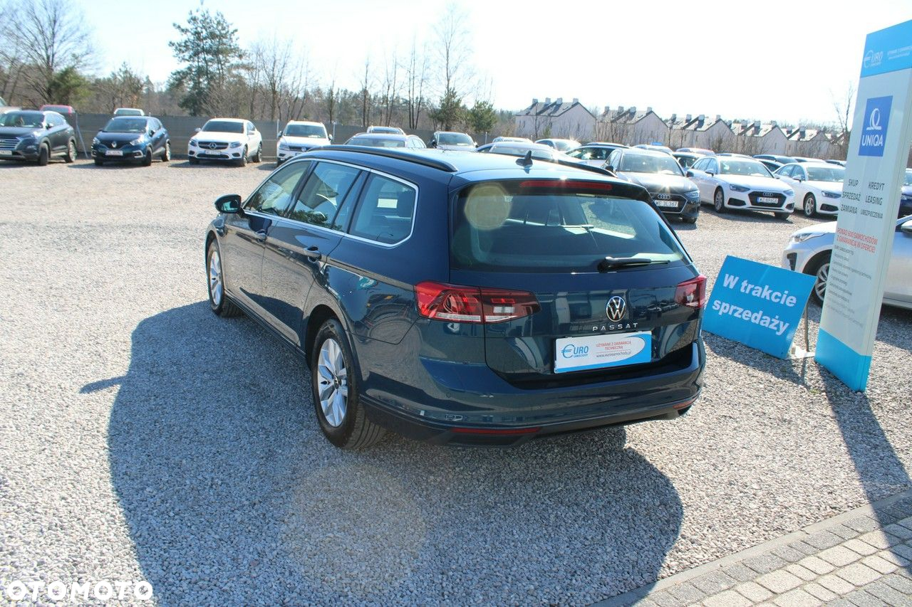 Volkswagen Passat - 8