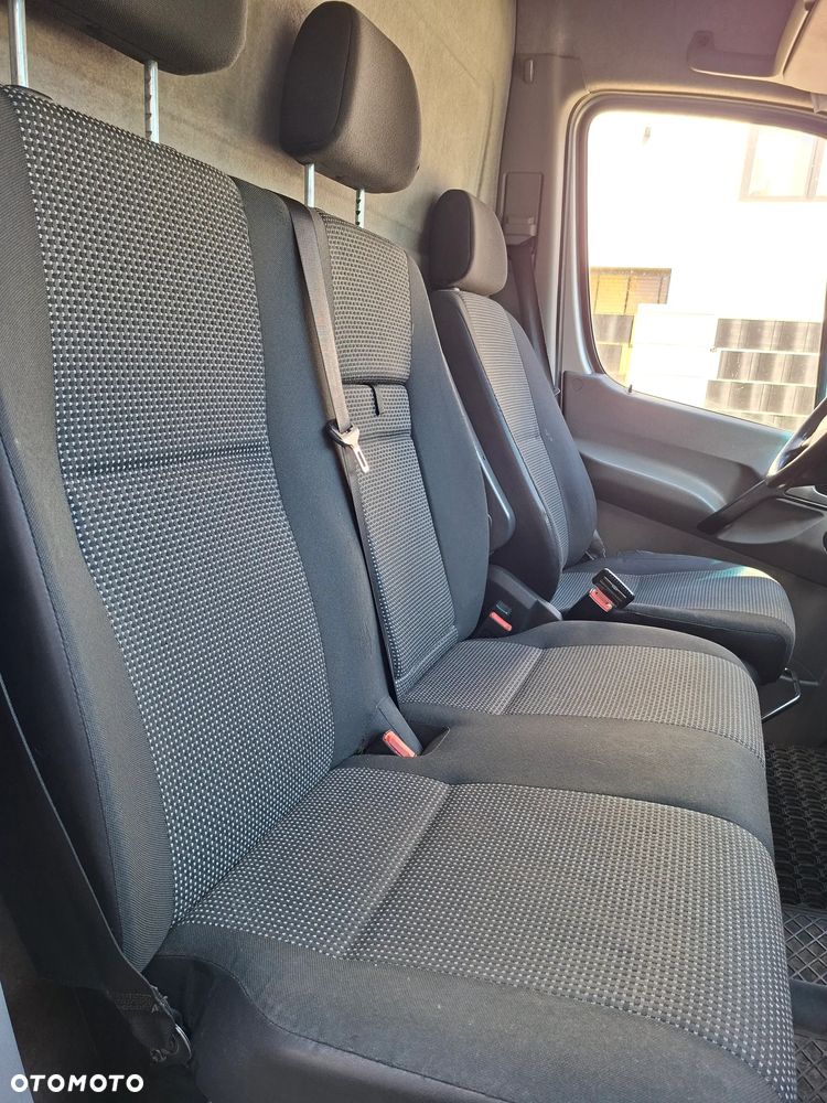 Mercedes-Benz Sprinter - 14