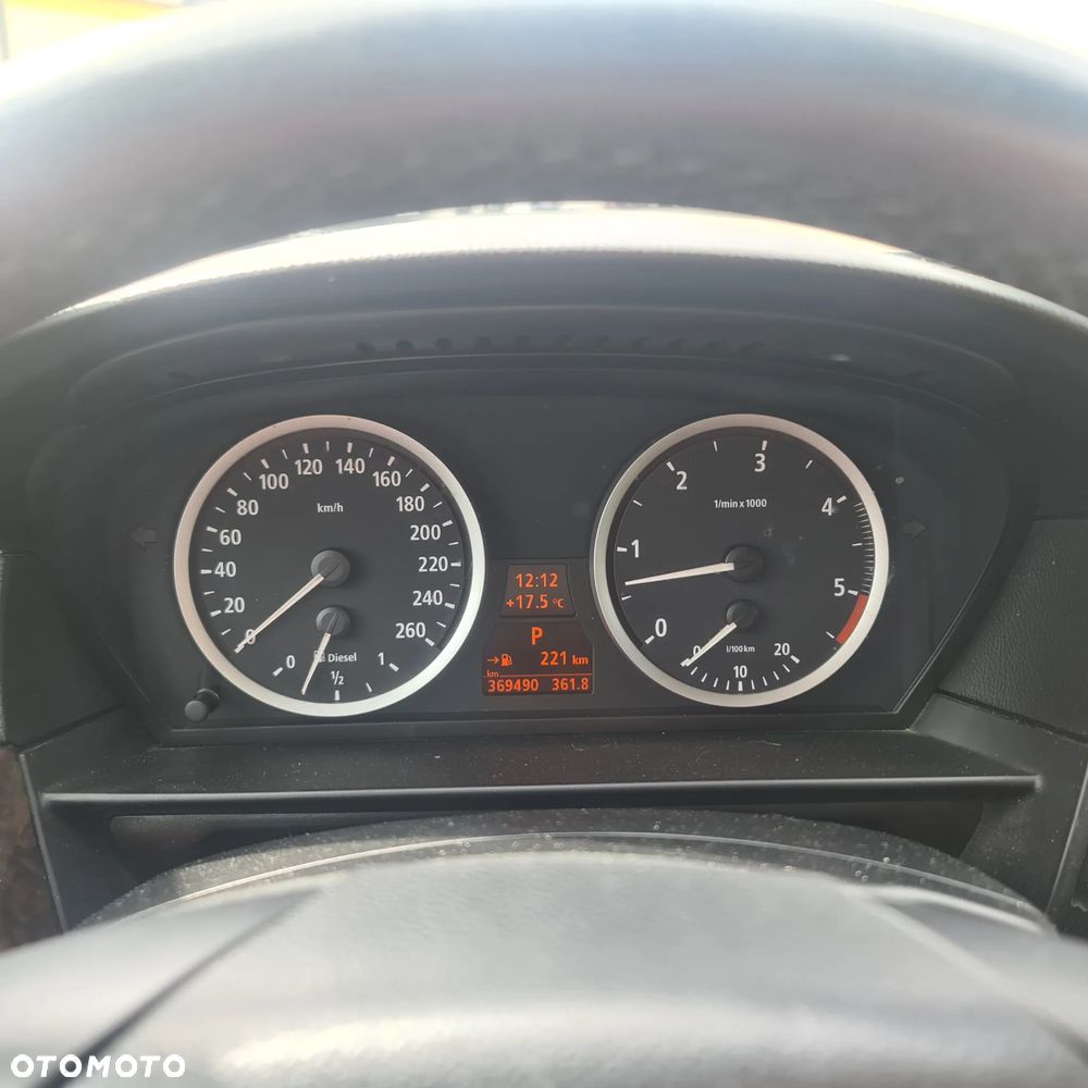 BMW Seria 5 525d - 15