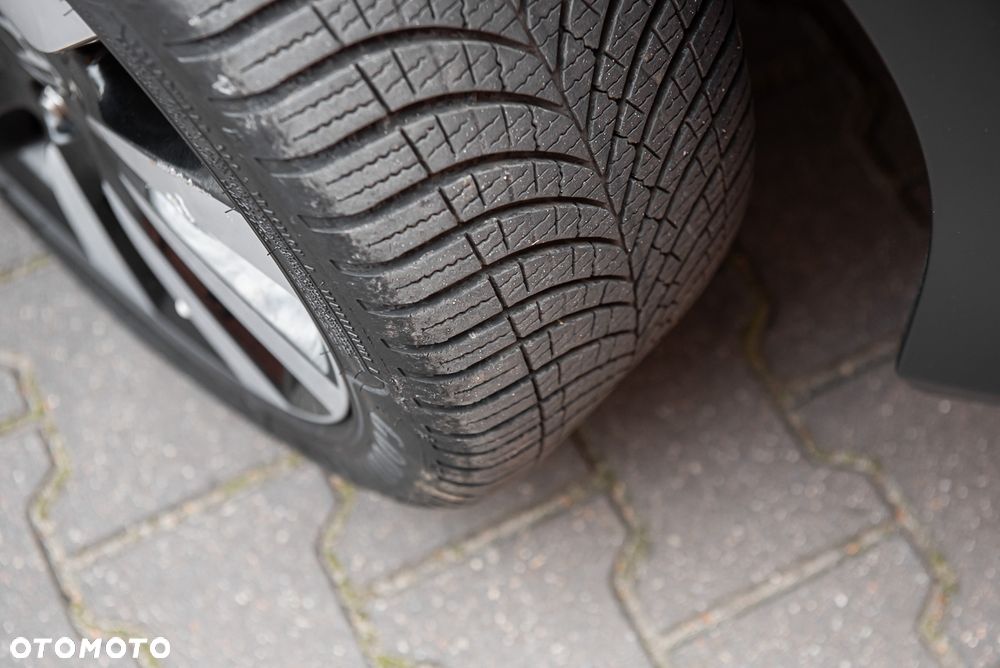 Honda Civic 1.8 i-VTEC Executive Black Edition - 29