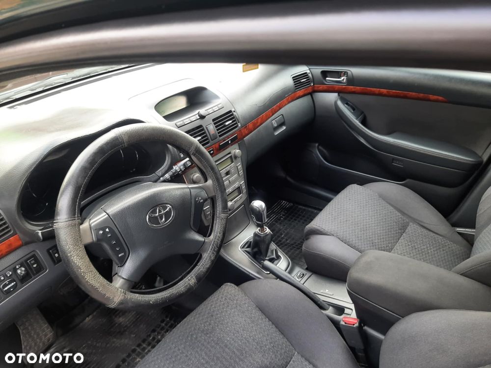 Toyota Avensis - 7