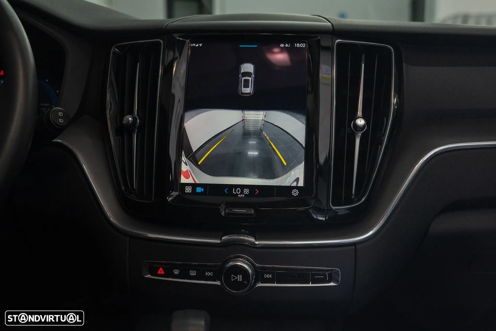 Volvo XC 60 2.0 T6 PHEV Core AWD - 21