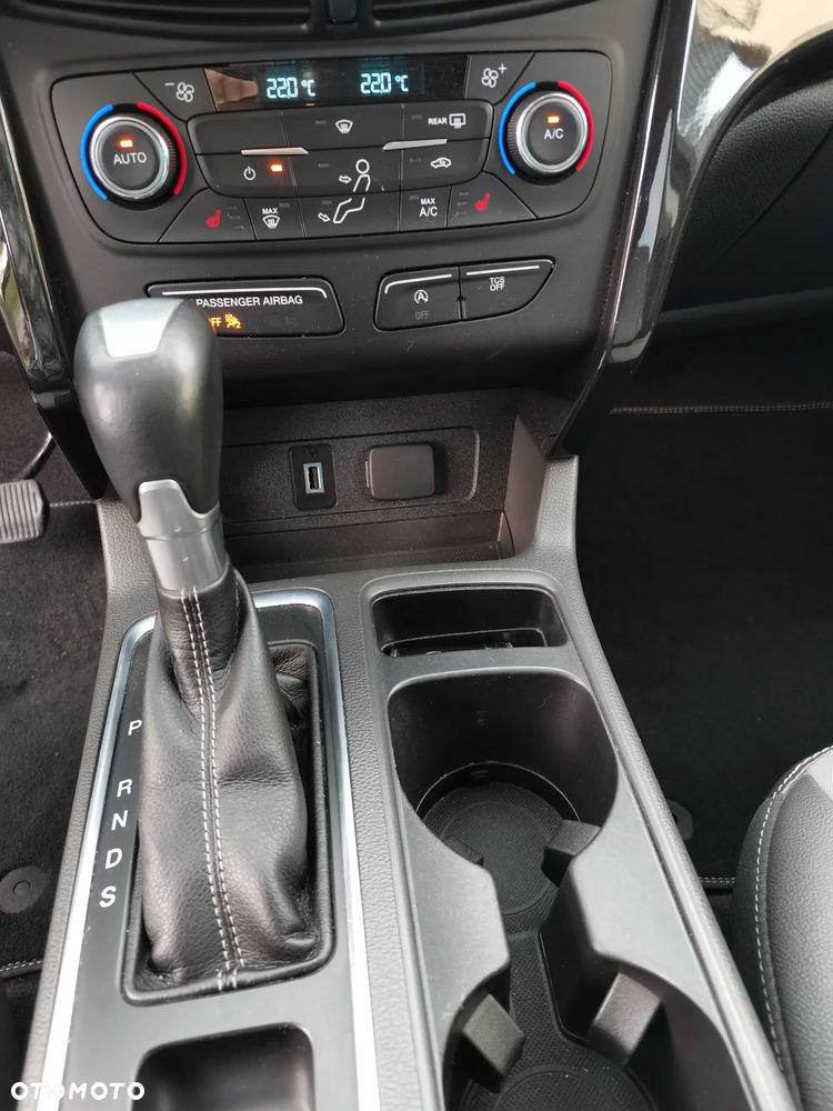 Ford Escape 2.0 EcoBoost AWD Titanium - 9