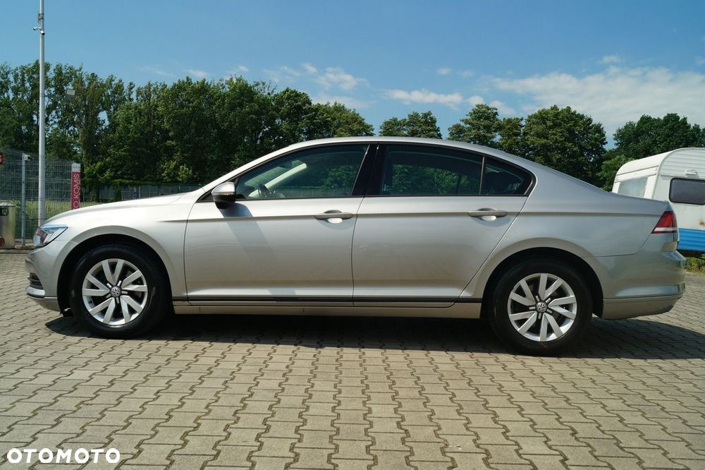 Volkswagen Passat - 15