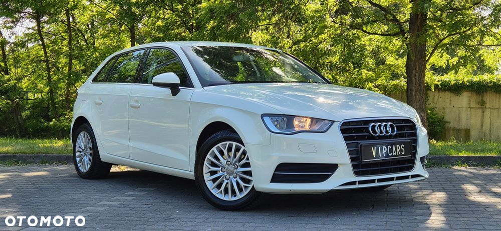 Audi A3 Sportback 1.6 TDI Attraction - 2