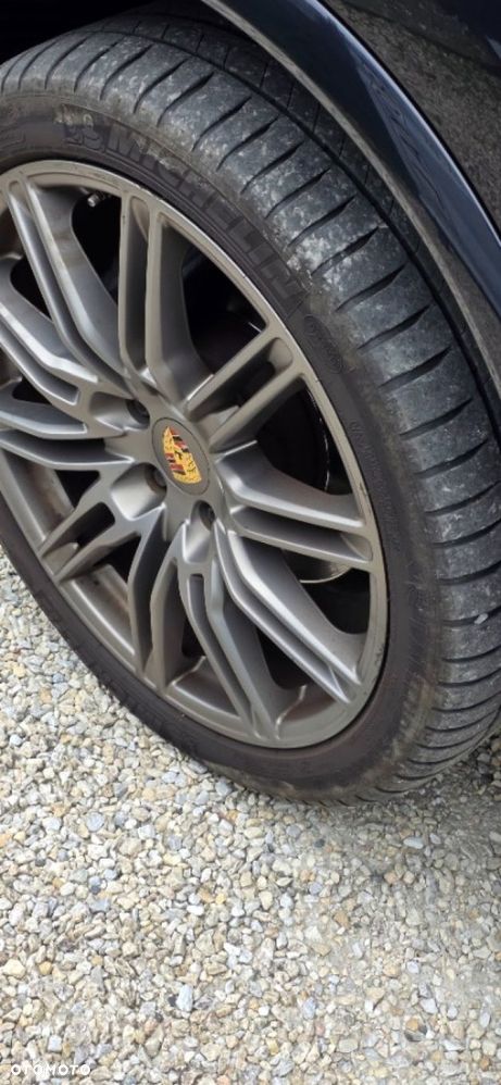 Porsche Cayenne - 26