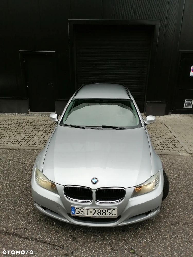 BMW Seria 3 318d Touring - 13