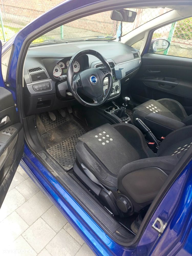 Fiat Punto 1.4 16V Dynamic - 7