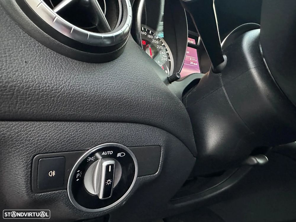 Mercedes-Benz CLA 180 d Urban - 19