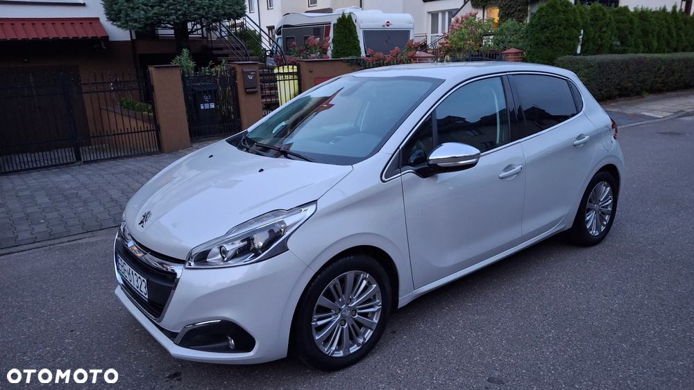 Peugeot 208 1.2 PureTech GPF Allure S&S EAT6 - 6