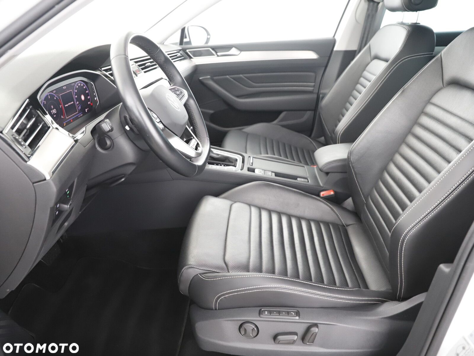 Volkswagen Passat - 10