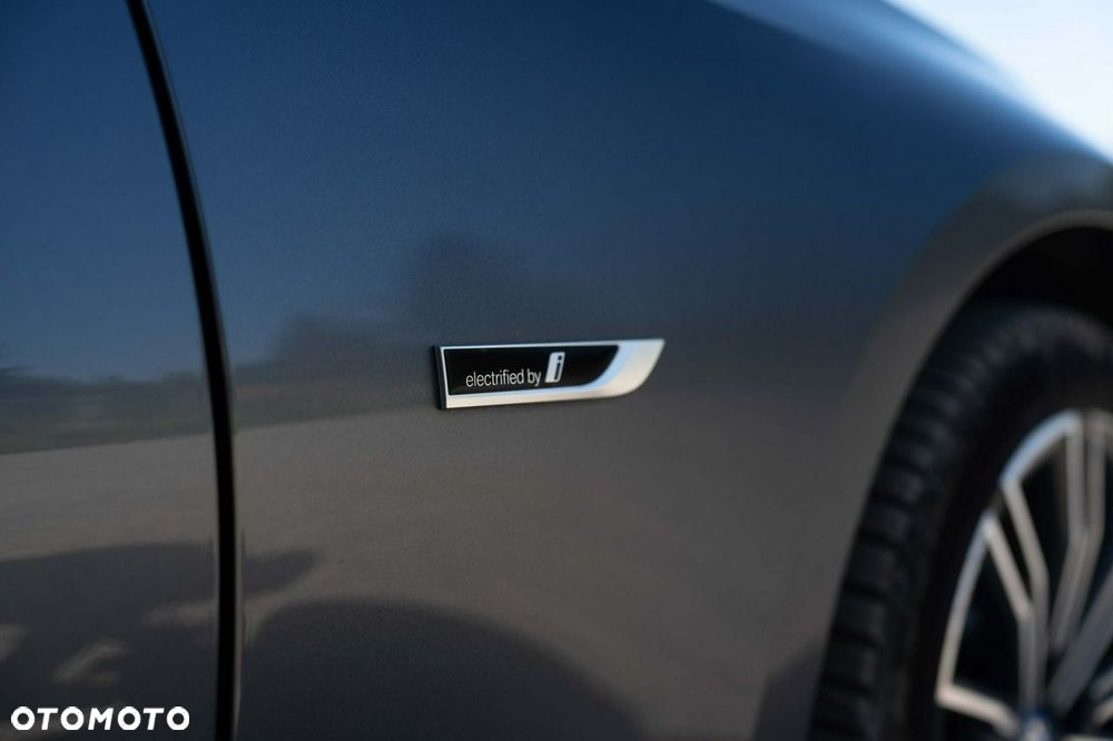 BMW Seria 3 330e PHEV M Sport - 16