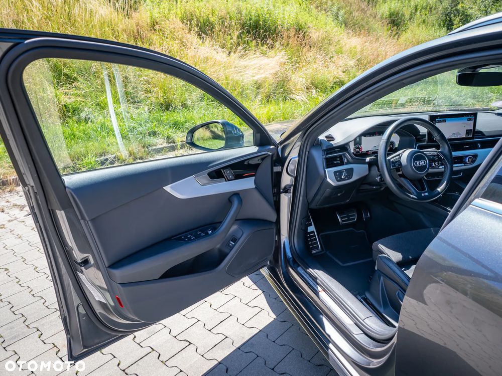 Audi A4 Avant 35 TFSI S tronic S line - 32