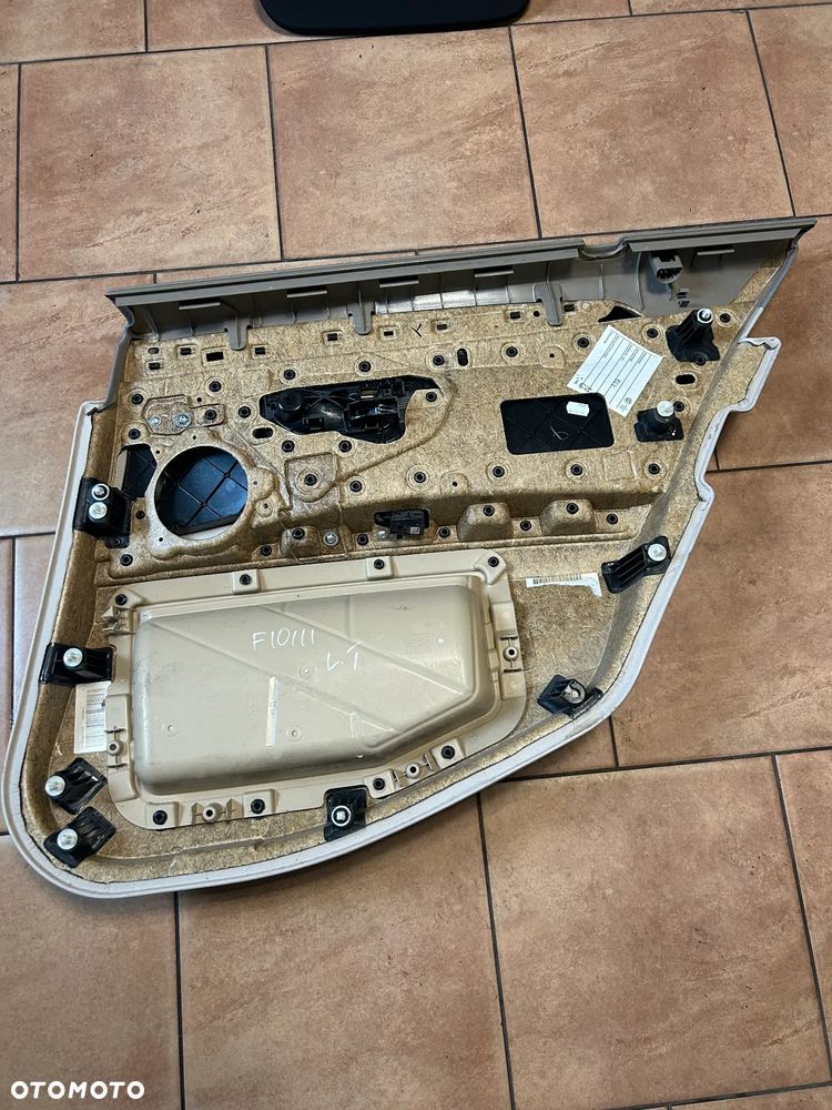TAPICERKA DRZWI LEWY TYŁ BMW F10 F11 - 2