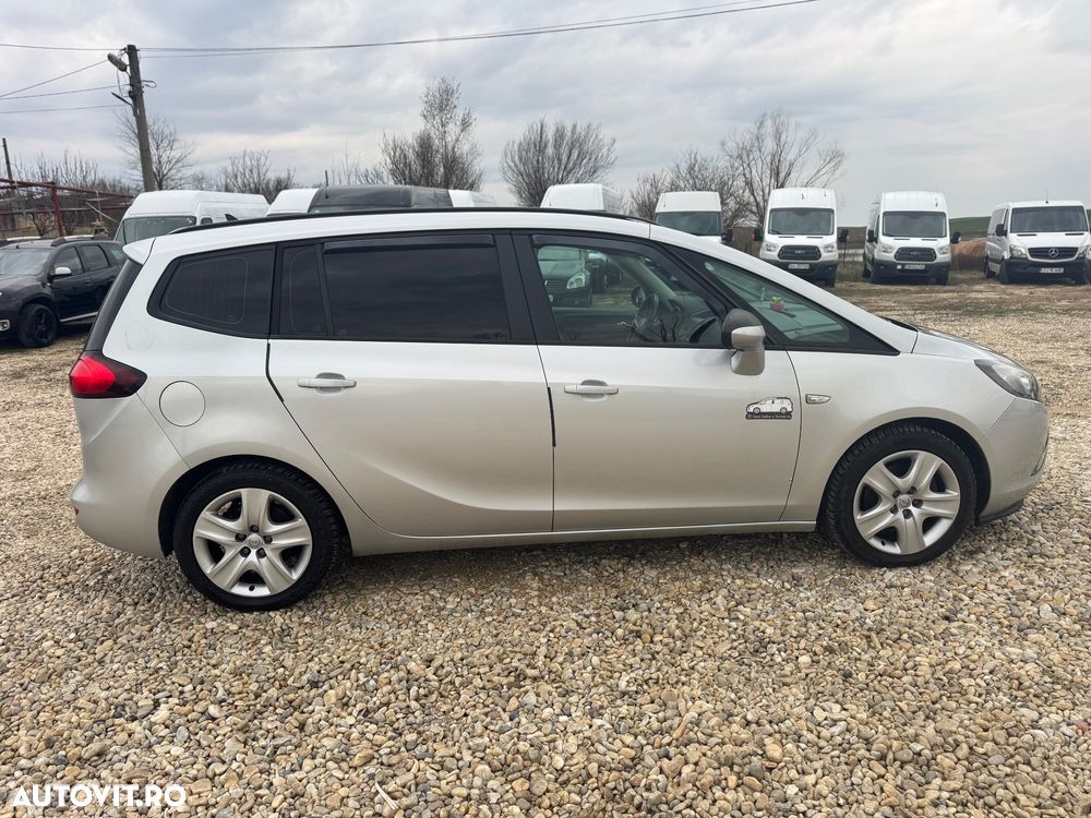 Opel Zafira - 10