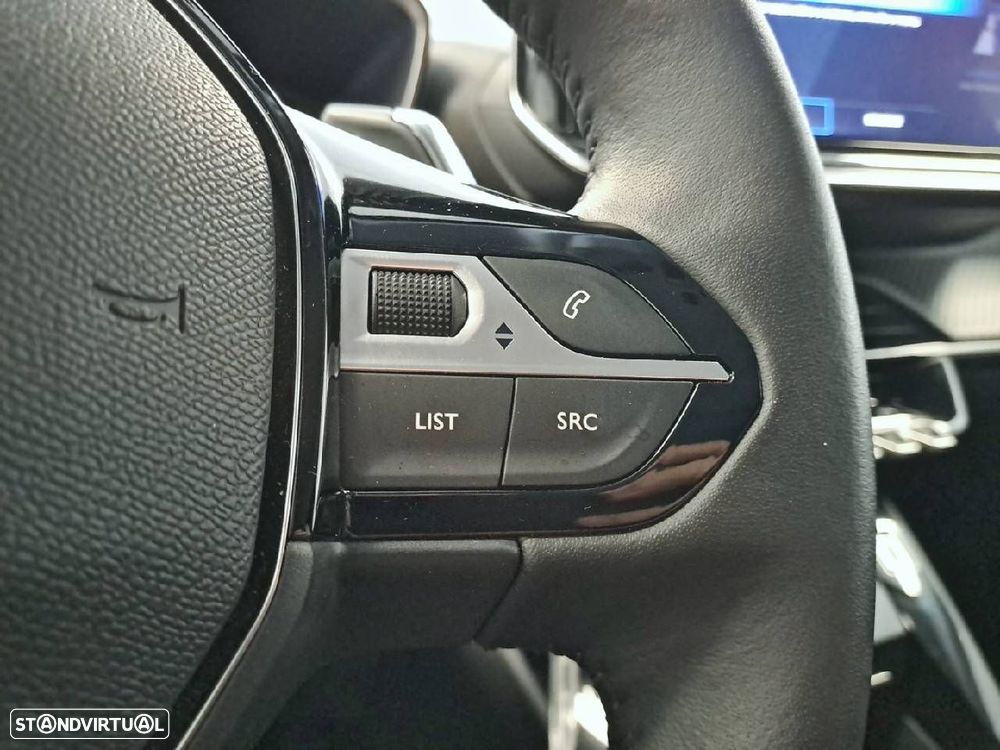 Peugeot 208 1.2 PureTech Allure EAT8 - 8