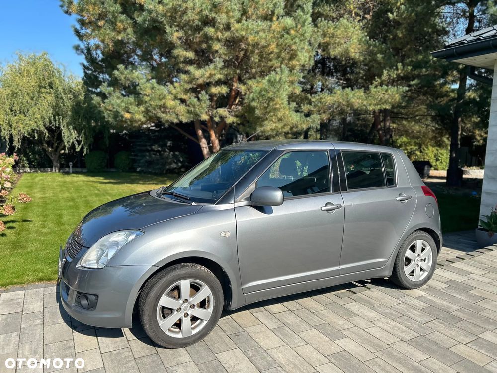 Suzuki Swift 2009 photo 3