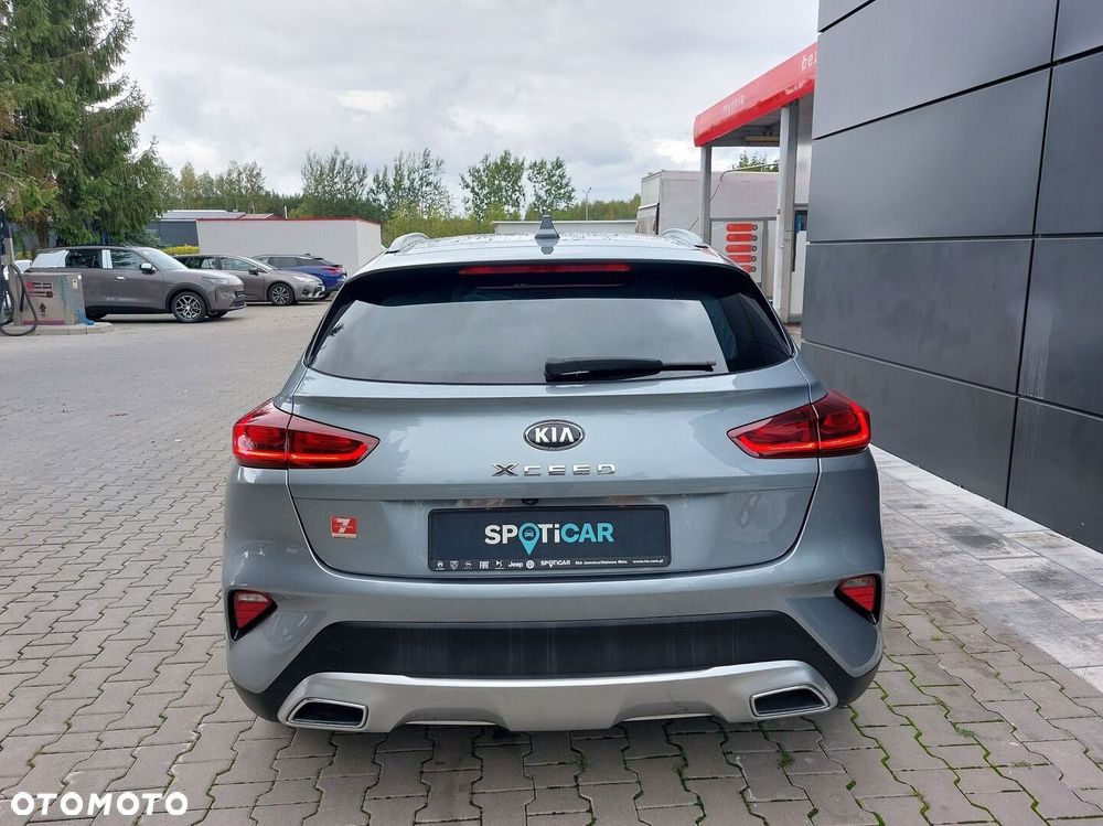 Kia XCeed 1.4 T-GDI L Business Line DCT - 4
