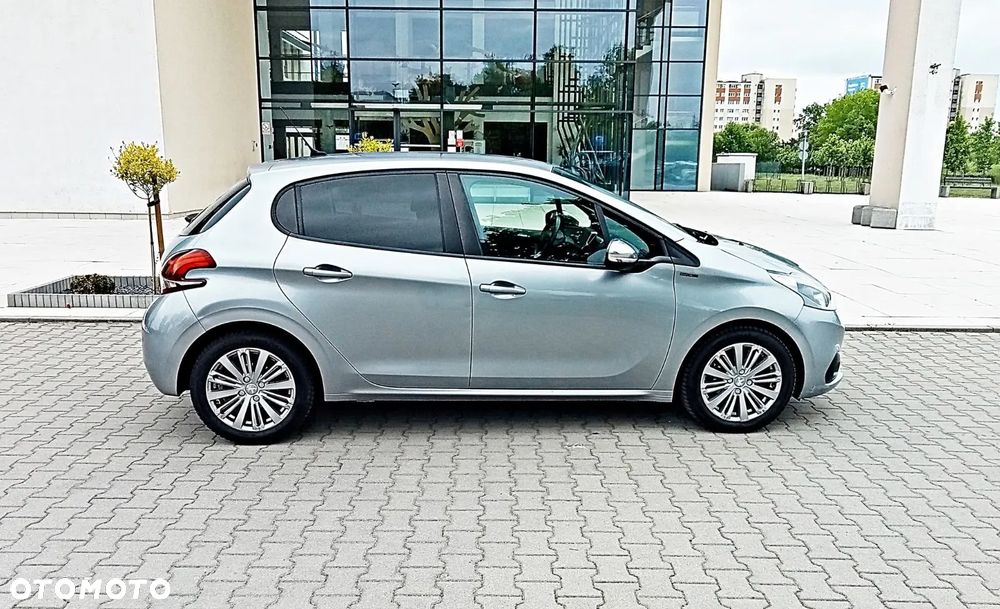 Peugeot 208 2019 photo 4