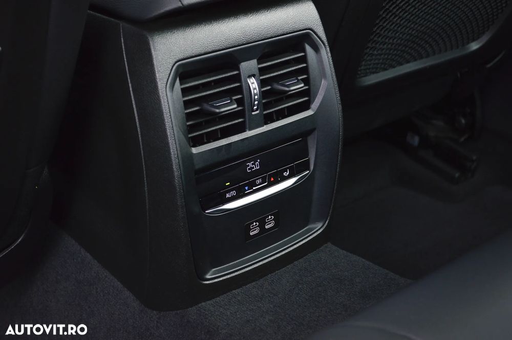 BMW Seria 3 320i AT - 26