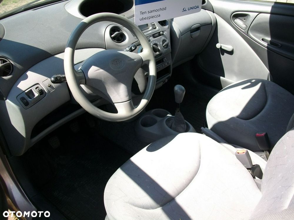 Toyota Yaris - 5