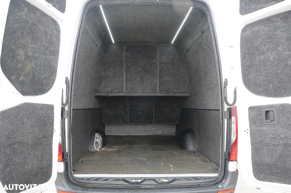 Mercedes-Benz Sprinter - 8