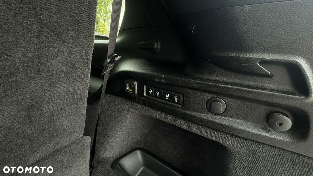 Jeep Grand Cherokee - 21