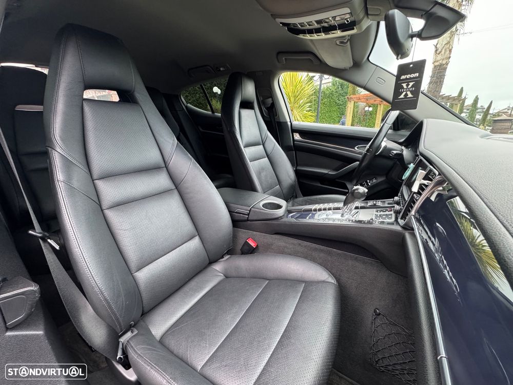 Porsche Panamera 4 PDK Platinum Edition - 18