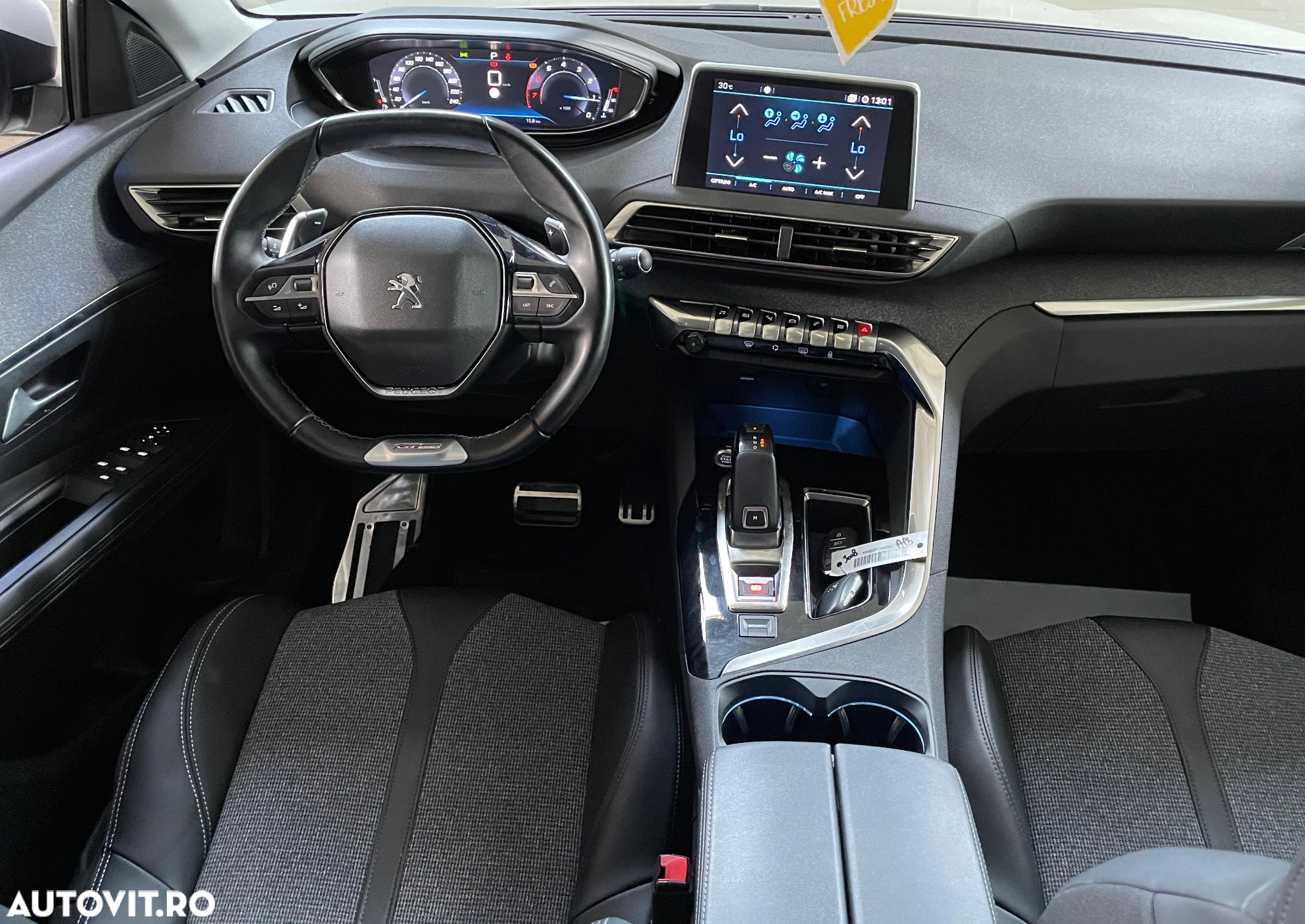Peugeot 3008 1.2 PureTech S&S EAT8 Allure - 28