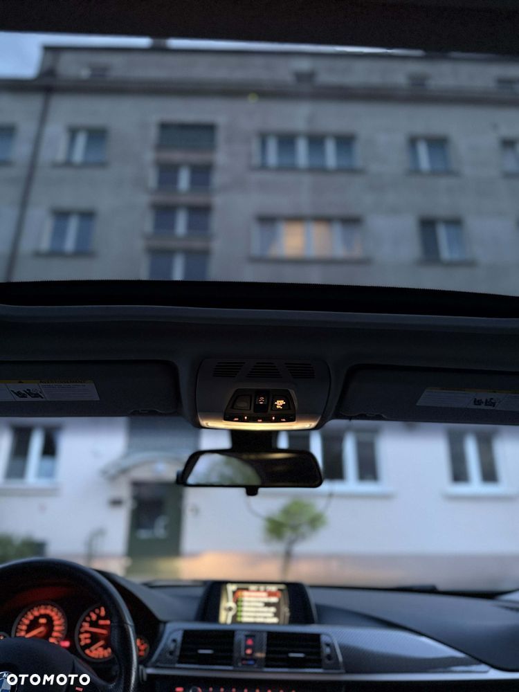 BMW Seria 3 320i - 11