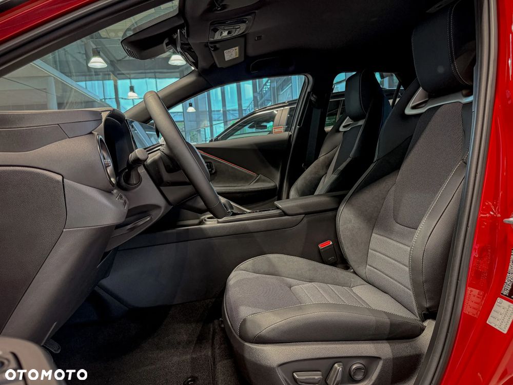 Toyota C-HR 2.0 PHEV Dynamic Force Executive - 11