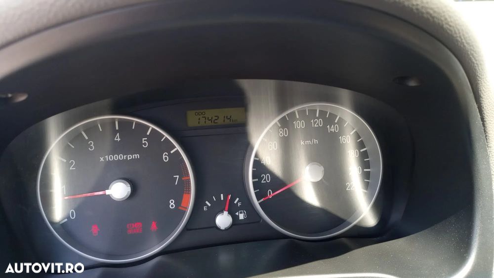Hyundai Accent MC 14 DOHC 4DR GL CLASSIC - 6