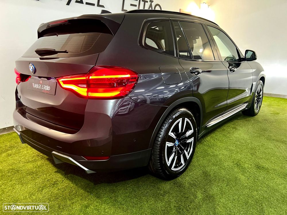 BMW iX3 Impressive - 9