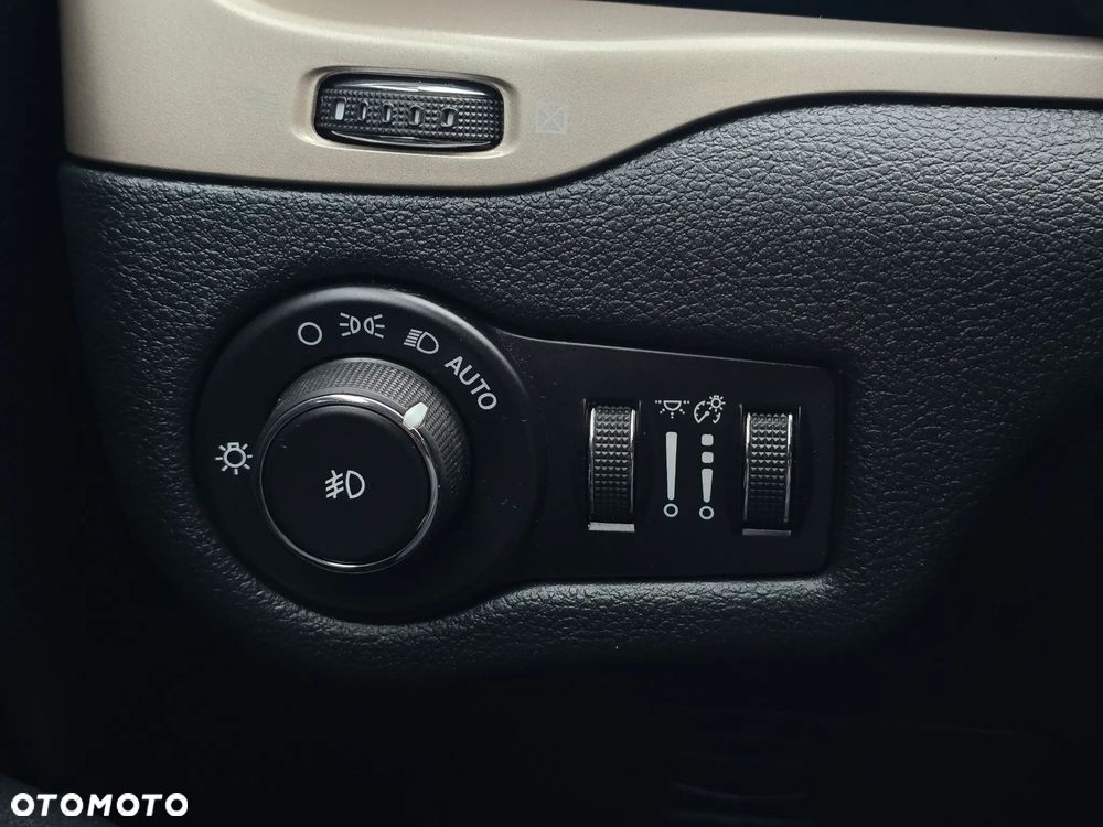 Jeep Cherokee 3.2 V6 Pentastar Active Drive I Automatik Limited - 27