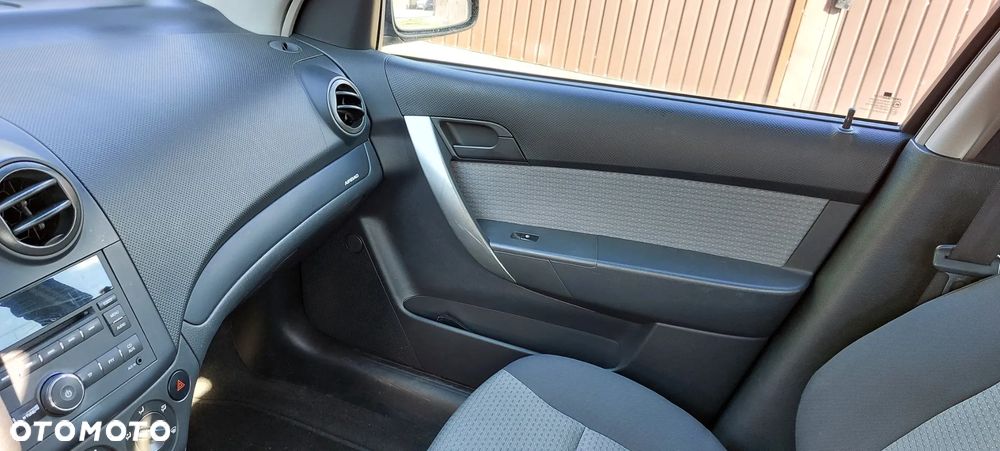 Chevrolet Aveo 1.2 16V Base - 9