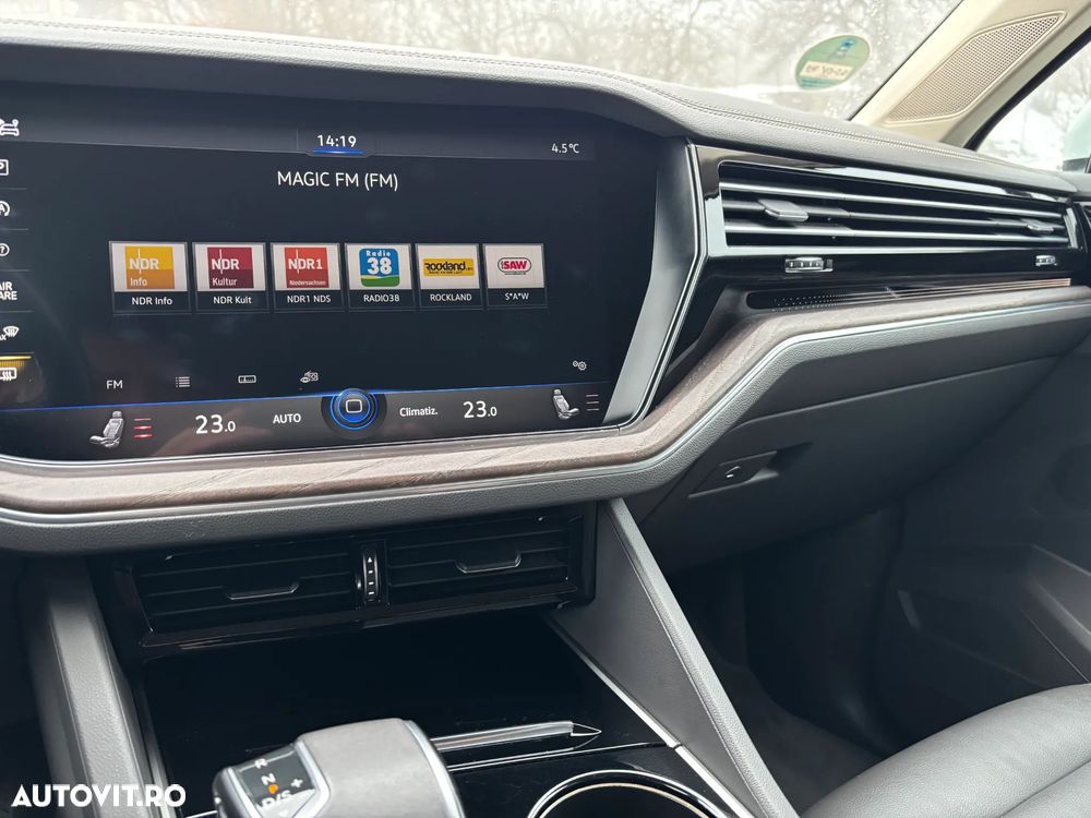 Volkswagen Touareg 3.0 V6 TDI 4Motion DPF Automatik Elegance - 22