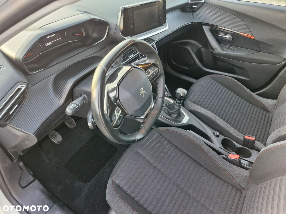 Peugeot 2008 - 13