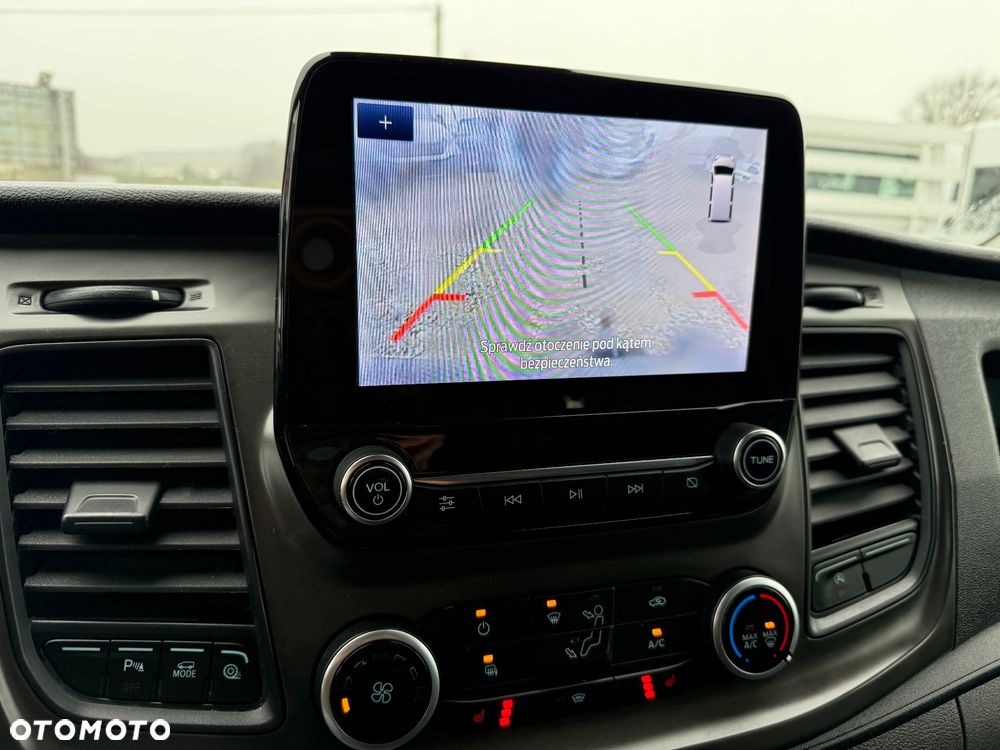 Ford TRANSIT CUSTOM BLACK EDITION L2H1/2xBoczne drzwi/Automat/Bi-Xenon/Navi/Klima/Kamera/Grzane fotele/PDC przód i tył/Grzana szyba/Hak/Bagażnik - 21