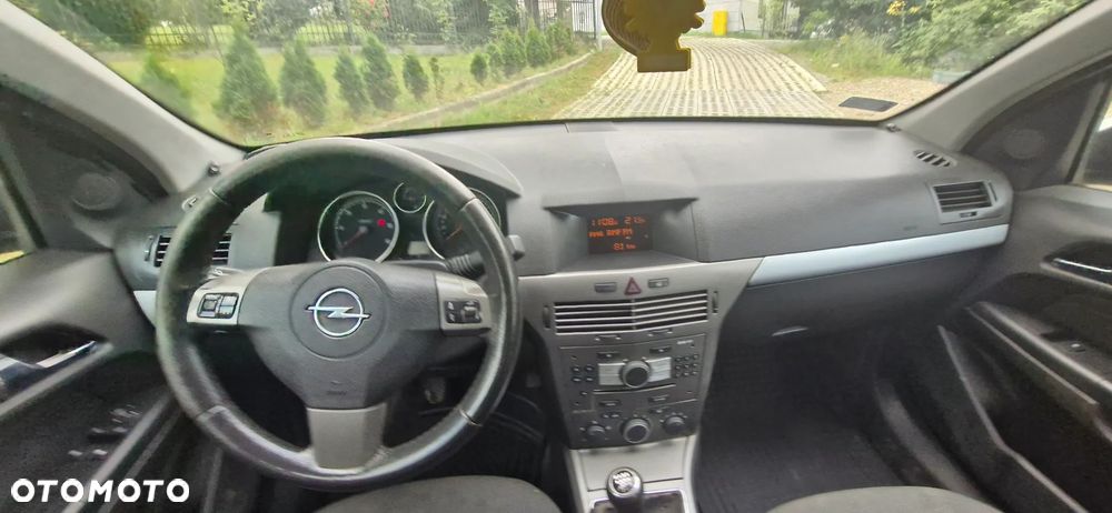 Opel Astra 1.9 CDTI - 10