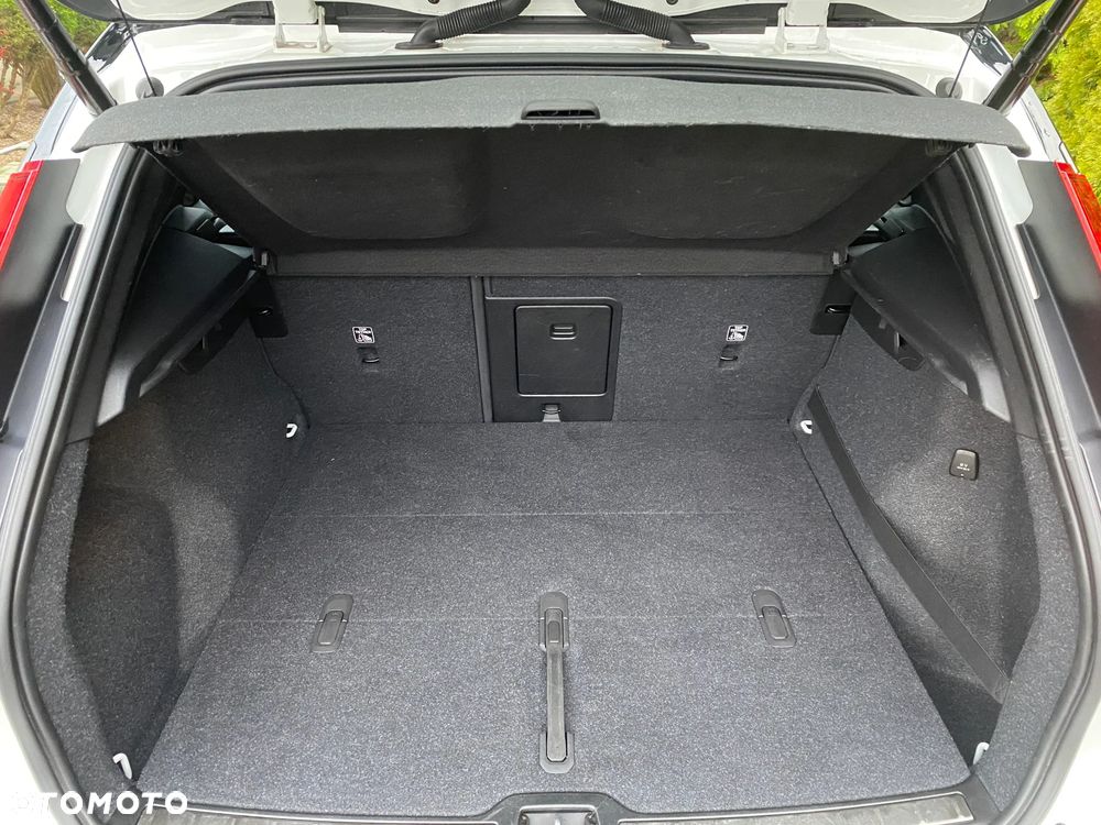 Volvo XC 40 T5 AWD Geartronic R-Design - 17