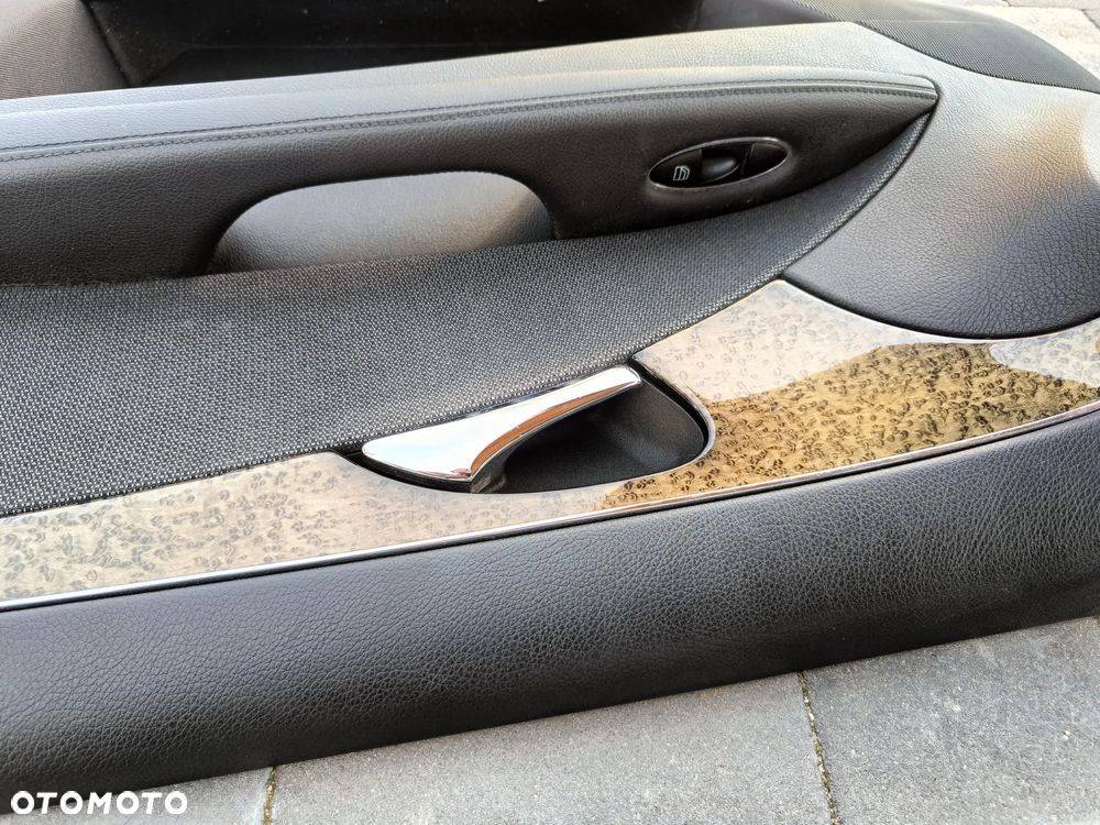 MERCEDES W211 LIFT BOCZEK TAPICERKA PRAWY PRZÓD EU - 6