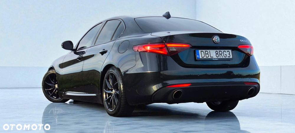 Alfa Romeo Giulia - 5