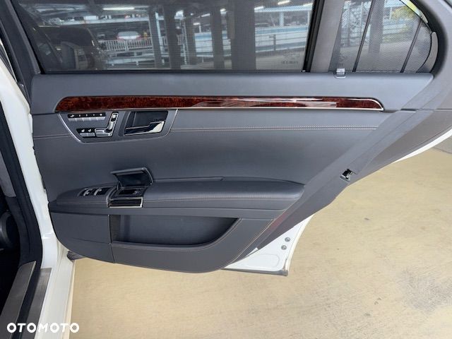 Mercedes-Benz Klasa S - 21